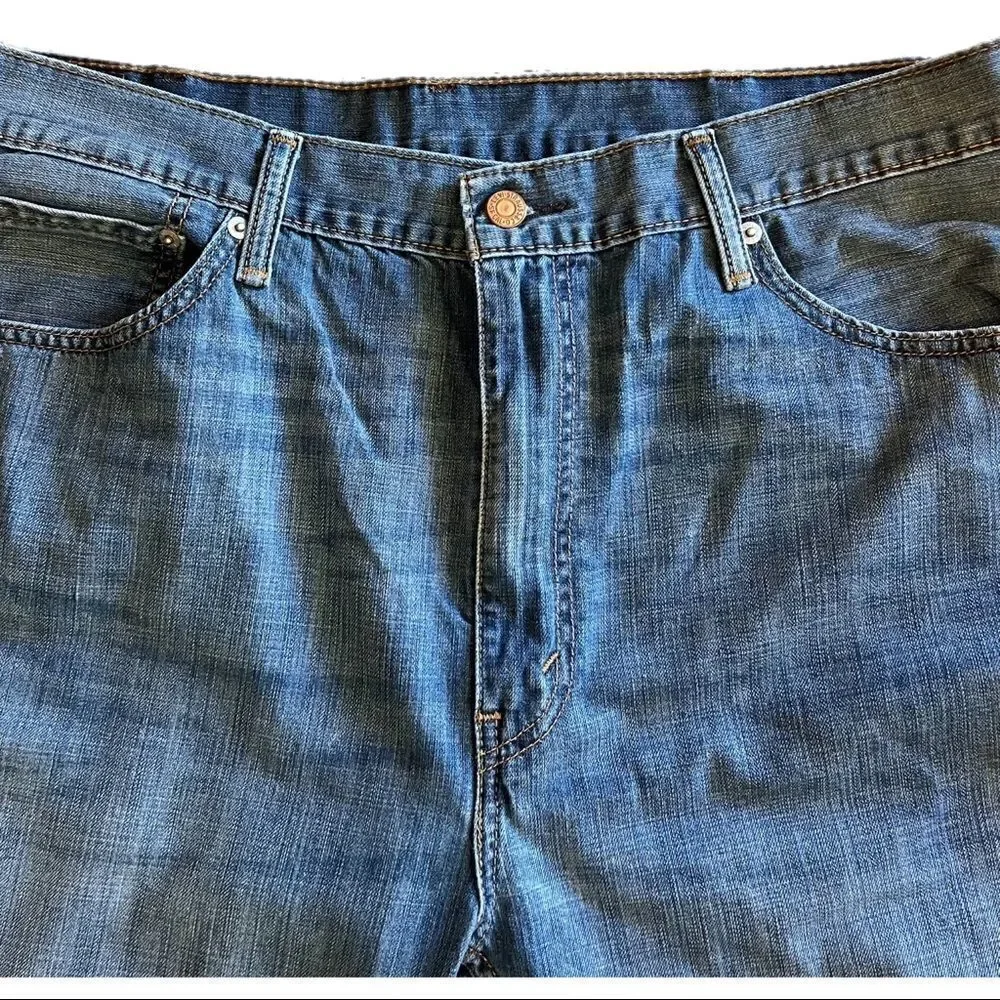 Levi’s 505 Jeans. Regular Fit. Lighter Wash. Broken In Already!! Sz 38/30. EUC!